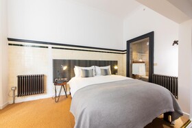 Linton Collection - North Bridge Apartments