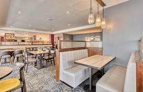 Premier Inn Edinburgh City Centre Waverley