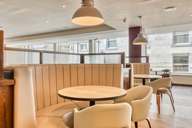 Premier Inn Edinburgh City Centre Waverley