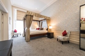 Royal Princes Suites