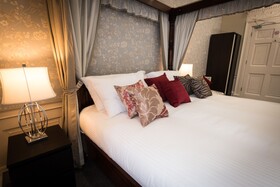 Royal Princes Suites