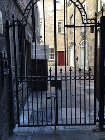 Stay Edinburgh City Apartments