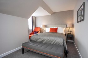 Ten Hill Place Hotel