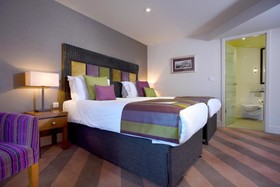 Ten Hill Place Hotel