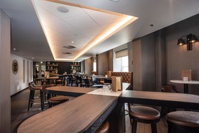Ten Hill Place Hotel
