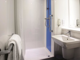 Travelodge Edinburgh Central Queen Street