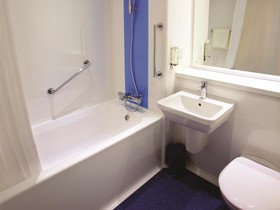 Travelodge Edinburgh Central Queen Street