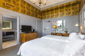 The Caledonian Edinburgh, Curio Collection by Hilton
