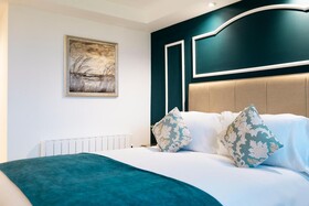 Muthu Glasgow River Hotel