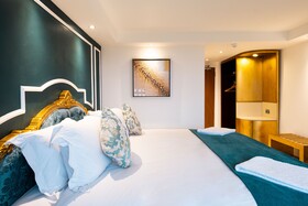 Muthu Glasgow River Hotel