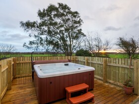 Vicarsford Farmhouse