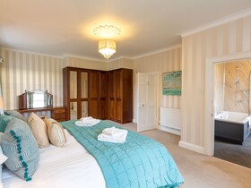 Vicarsford Farmhouse