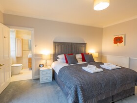 Vicarsford Farmhouse