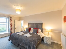 Vicarsford Farmhouse