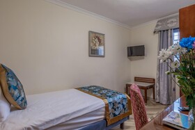 Muthu Fort William Hotel