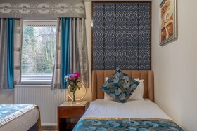 Muthu Fort William Hotel