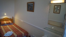 Hampton Court Guest House