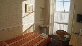 Hampton Court Guest House