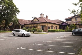 Premier Inn Glasgow East Hotel