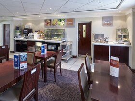 Holiday Inn Express Glenrothes