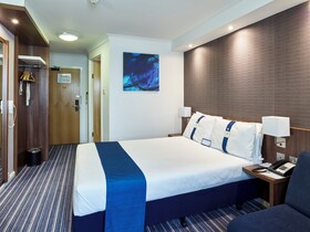 Holiday Inn Express Glenrothes