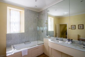 SCHLOSS Roxburghe Hotel