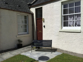 Inverness Apartments Courtyard Cottage