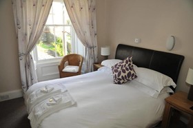 Invercloy Guest House