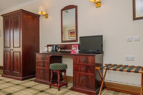 Muthu Alexandra Hotel