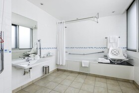 Holiday Inn Glasgow Airport
