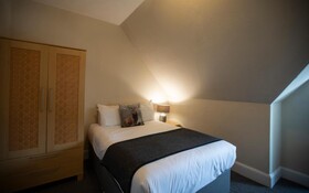 McKays Hotel, Bar & Restaurant