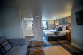 McKays Hotel, Bar & Restaurant