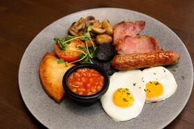 McKays Hotel, Bar & Restaurant