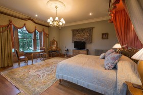 Eden Mansion Hotel