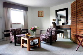 Stirling Court Hotel