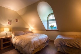 Lakeview Guest House