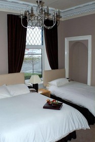 Lakeview Guest House