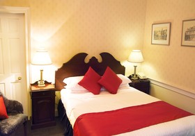 OYO Mackay's Spa Lodge Hotel