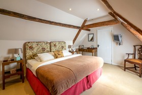 Horse And Groom Inn