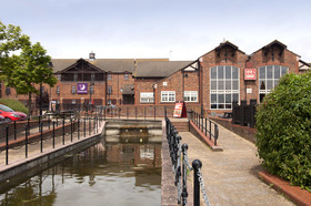 Premier Inn Milton Keynes Central South West Furzton Lake