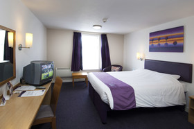 Premier Inn Milton Keynes Central South West Furzton Lake