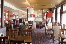 Premier Inn Milton Keynes East Willen Lake