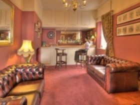 Fairlawn House