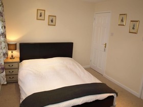 Cleaver Cottage Bed & Breakfast