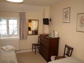 Cleaver Cottage Bed & Breakfast