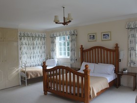 Plumpton House