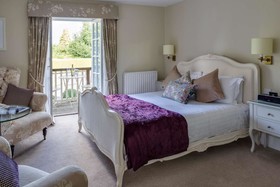 Wroxton House Hotel