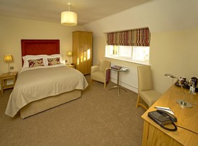 Wroxton House Hotel
