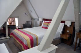Wroxton House Hotel