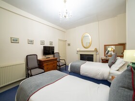 OYO Bailbrook Lodge, Bath